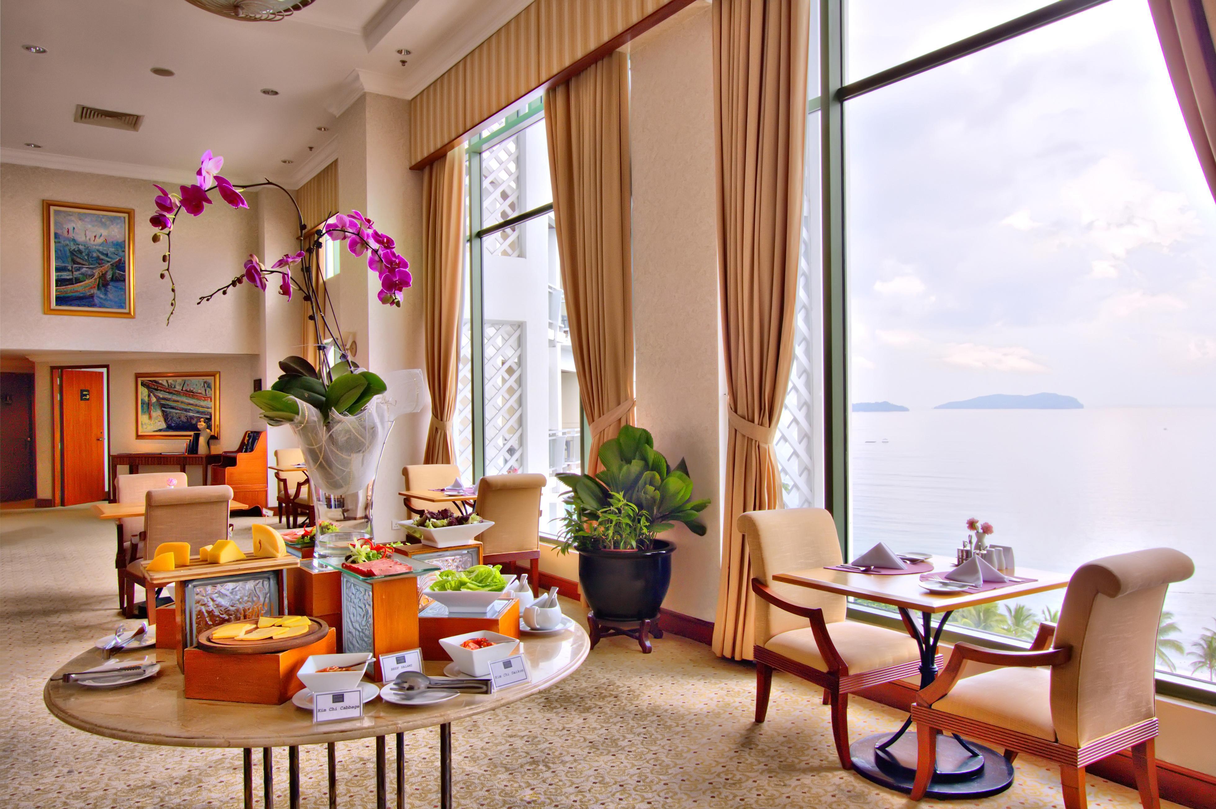 فندق ذا باسيفيك سوتيرا كوتا كينابالو المظهر الخارجي الصورة Club Lounge at the Shangri-La Hotel, Kuala Lumpur